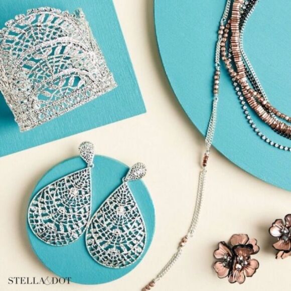 stella & dot ~ thea chandelier statement earrings ~ silver lace - Picture 5 of 7